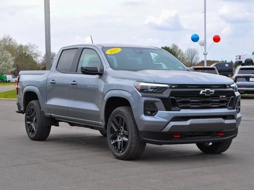 2025 Chevrolet Colorado Z71 photo 1