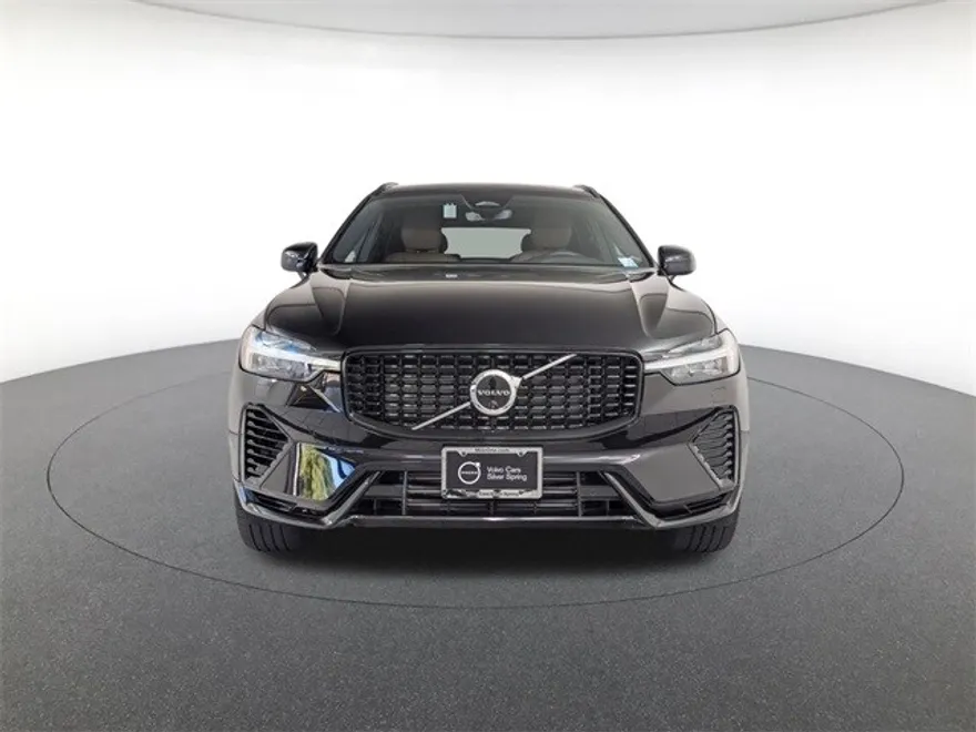 2024 Volvo XC60 Hybrid T8 Plus photo 1