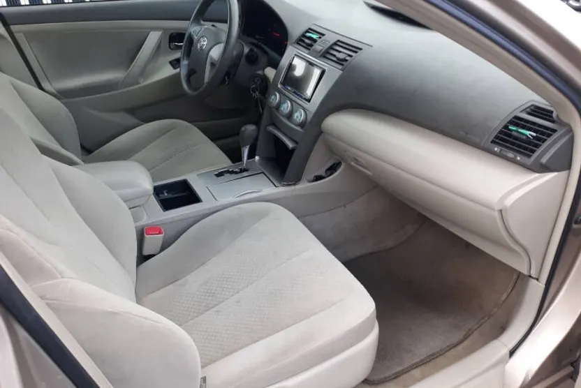 2007 Toyota Camry LE photo 1