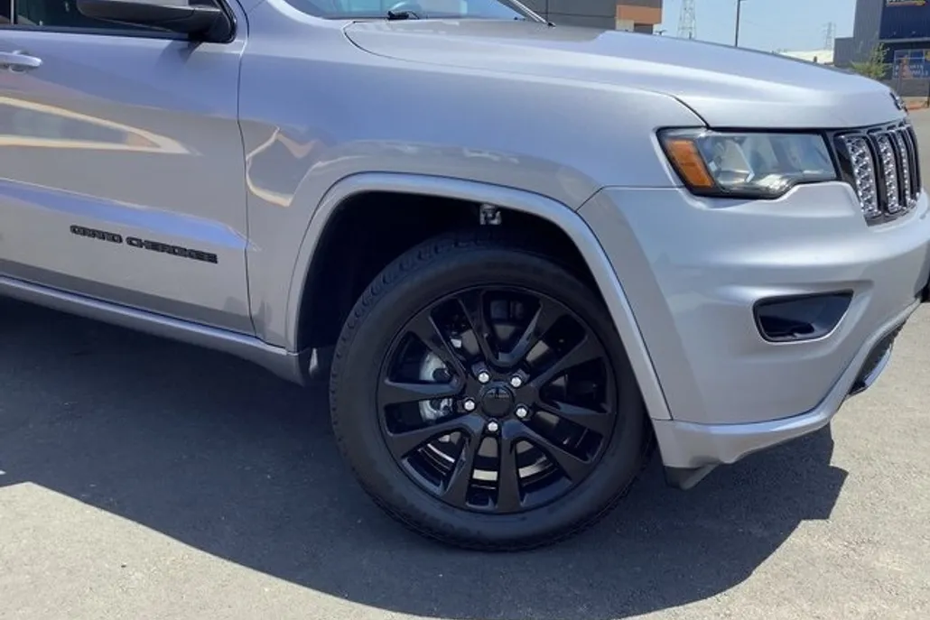 2019 Jeep Grand Cherokee Altitude photo 1