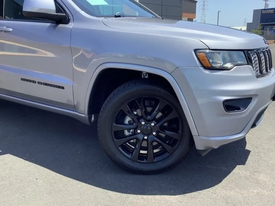 2019 Jeep Grand Cherokee Altitude photo 1