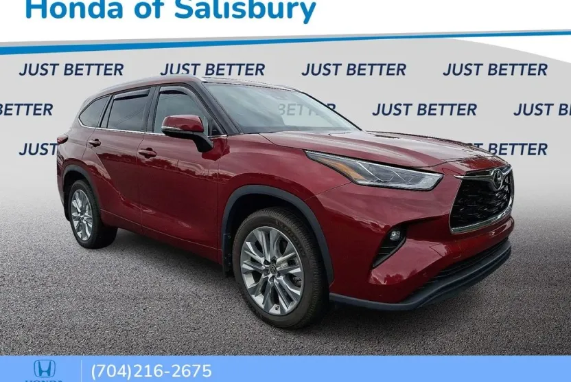 2023 Toyota Highlander Limited photo 1