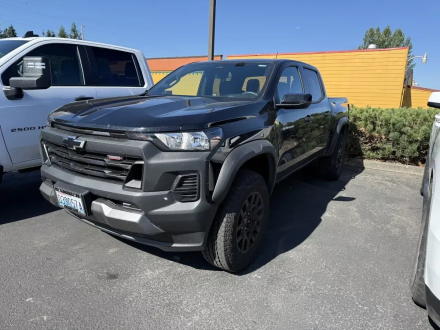2024 Chevrolet Colorado Trail Boss photo 1