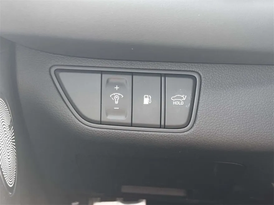 2025 Genesis G70 3.3T Sport Advanced photo 18