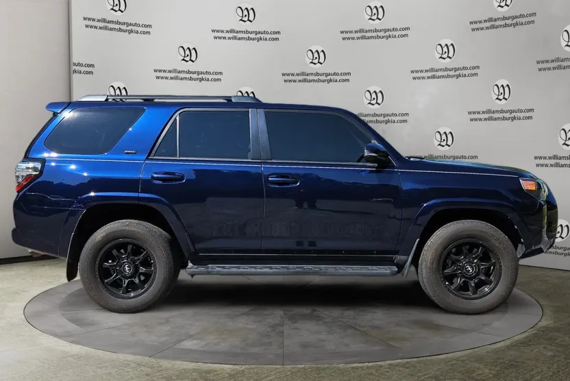 2020 Toyota 4Runner SR5 Premium photo 1