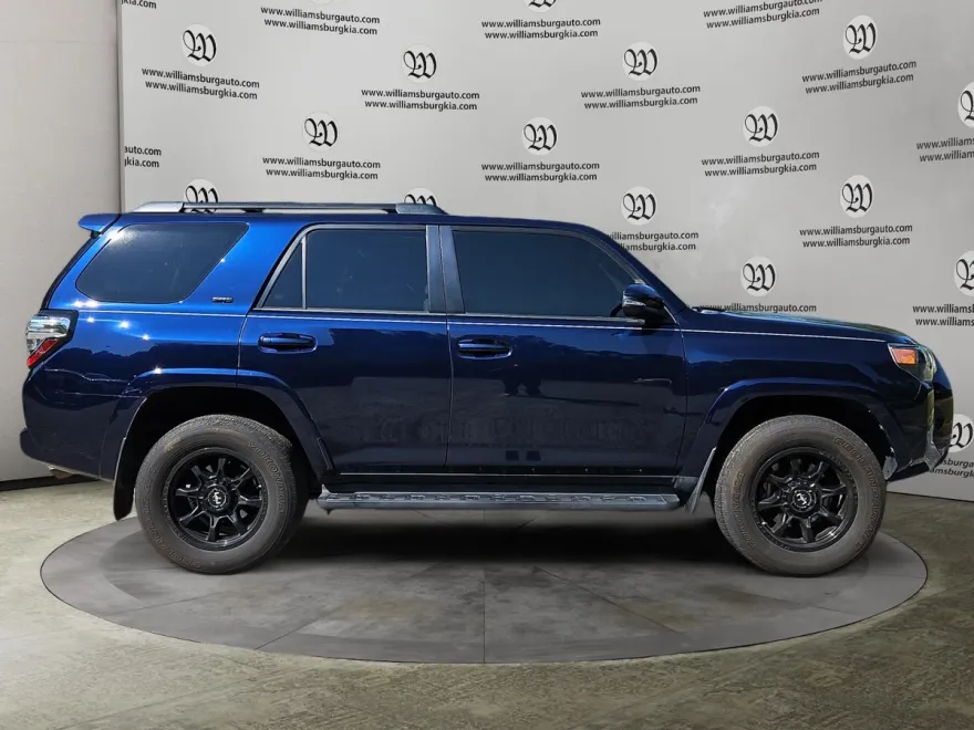 2020 Toyota 4Runner SR5 Premium photo 1