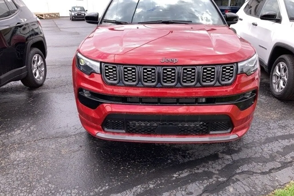 2024 Jeep Compass Limited photo 1