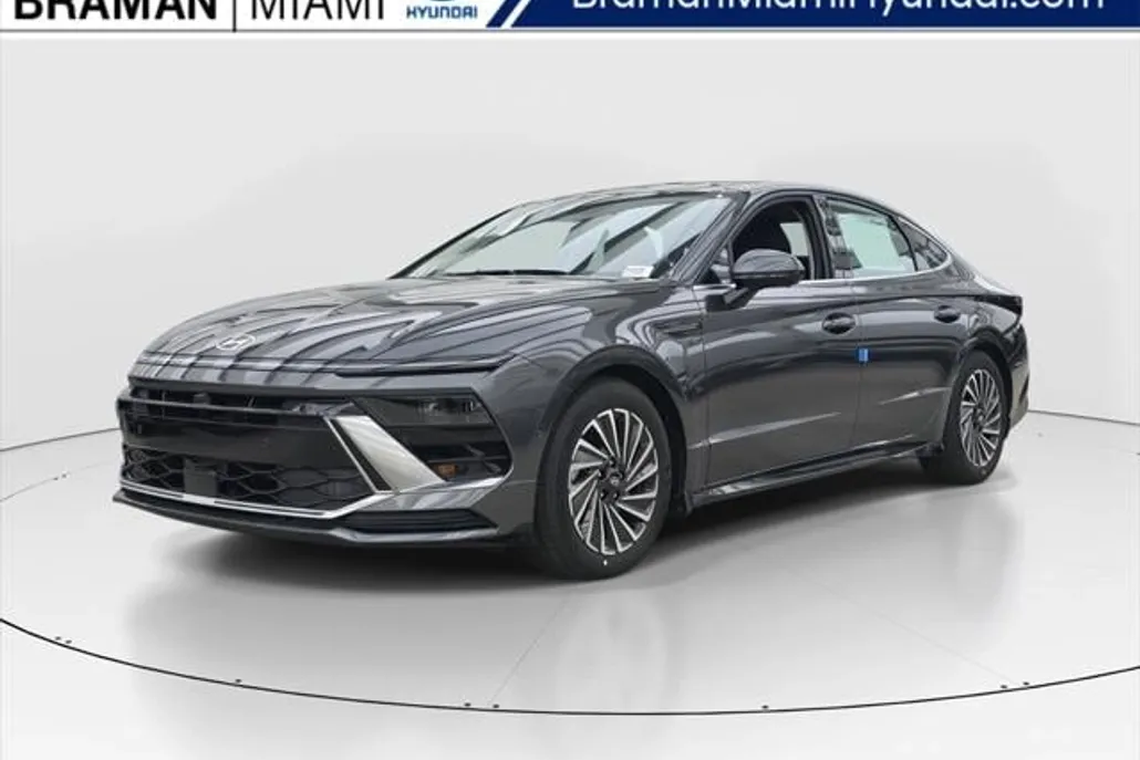 2025 Hyundai Sonata Hybrid SEL photo 1