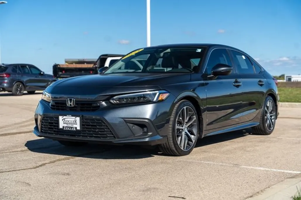 2024 Honda Civic Touring photo 1