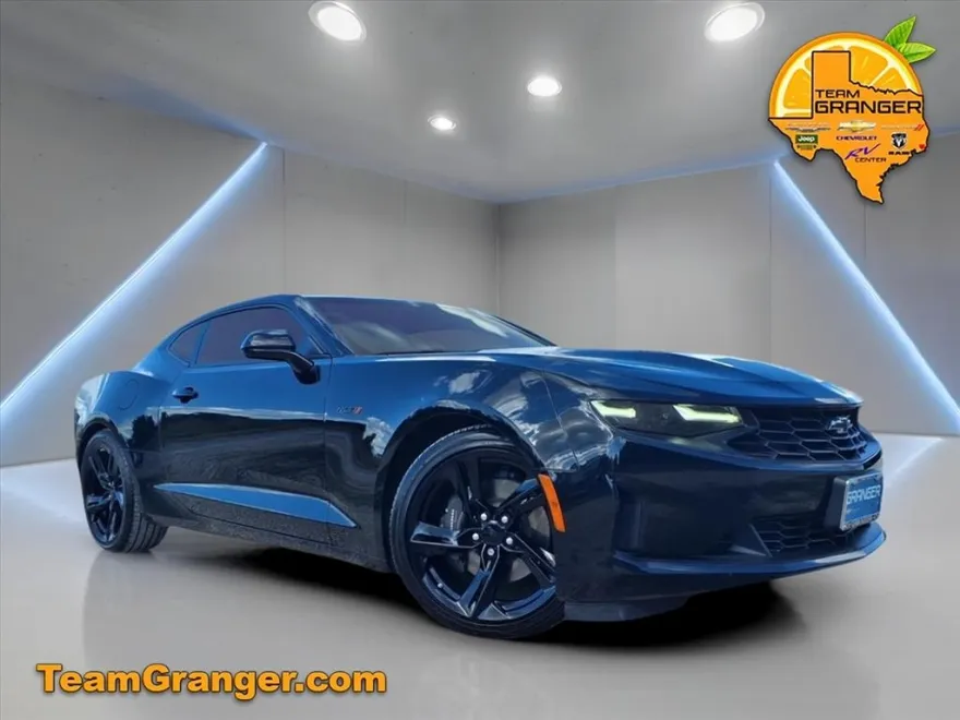 2021 Chevrolet Camaro LT1 photo 1