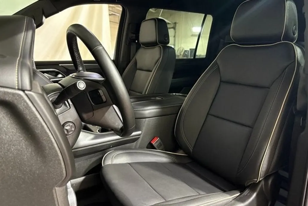 2024 Gmc Yukon XL SLT photo 1