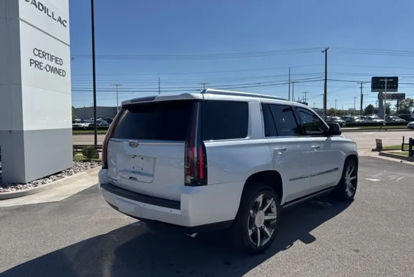 2016 Cadillac Escalade Premium photo 1