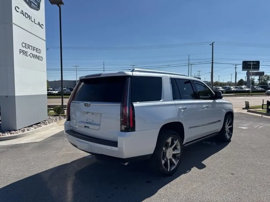 2016 Cadillac Escalade Premium photo 1