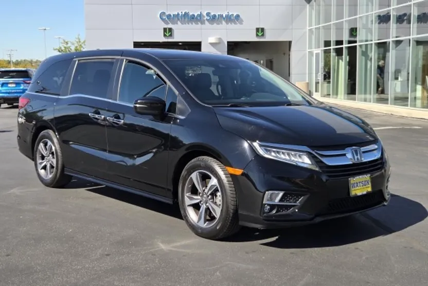 2019 Honda Odyssey Touring photo 1