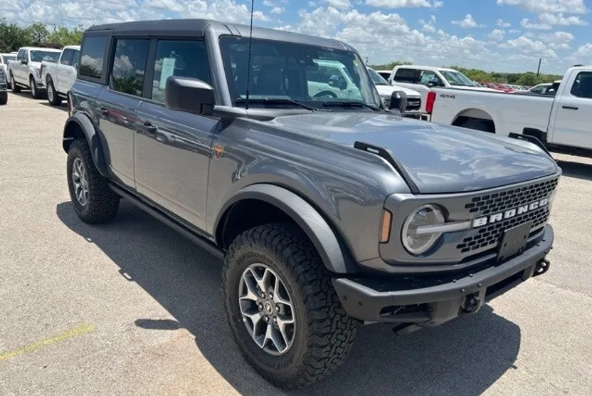 2025 Ford Bronco Badlands photo 1