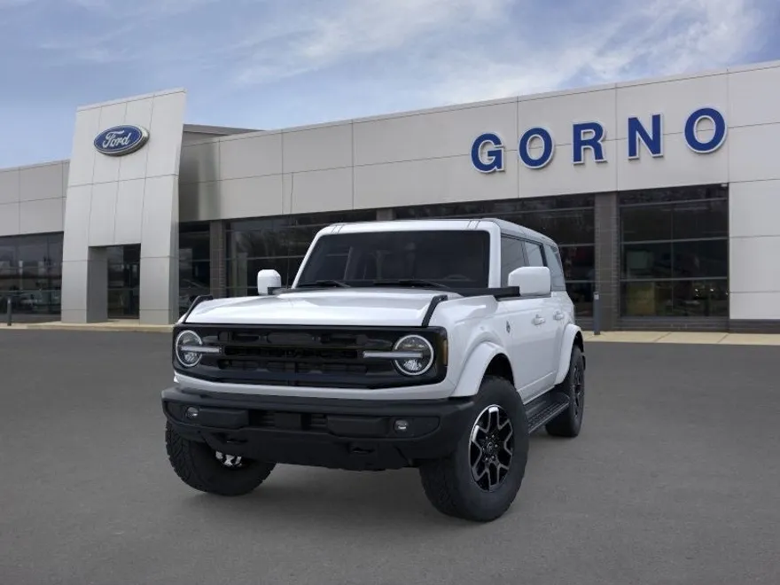 2025 Ford Bronco Outer Banks photo 2
