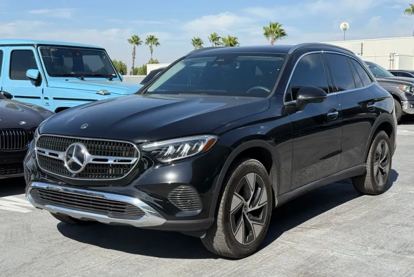2024 Mercedes Benz GLC 300 photo 1