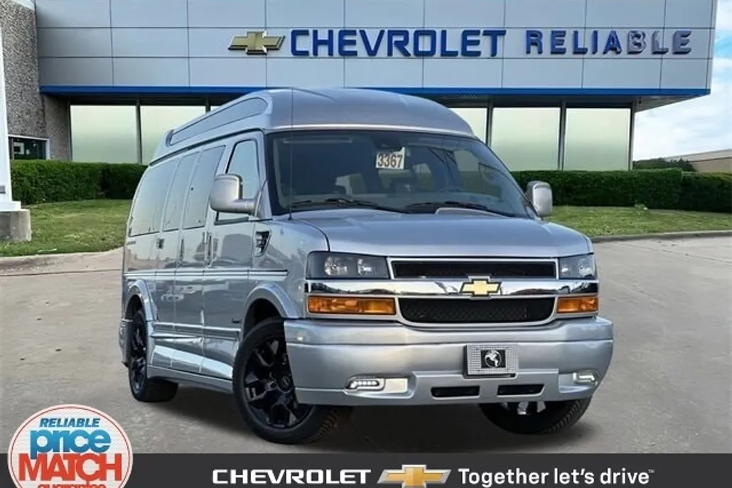 2025 Chevrolet Express Cargo 2500 Van photo 1