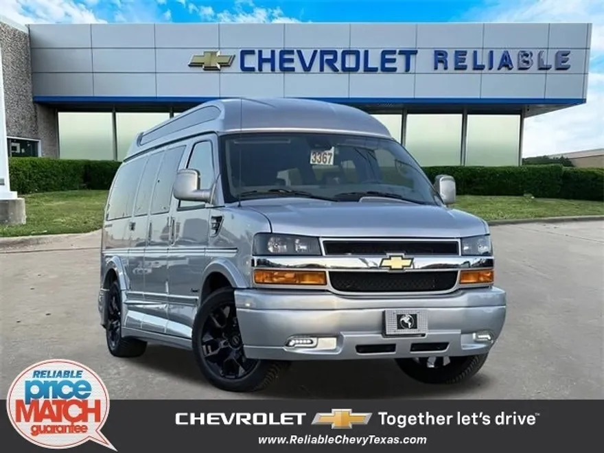 2025 Chevrolet Express Cargo 2500 Van photo 1
