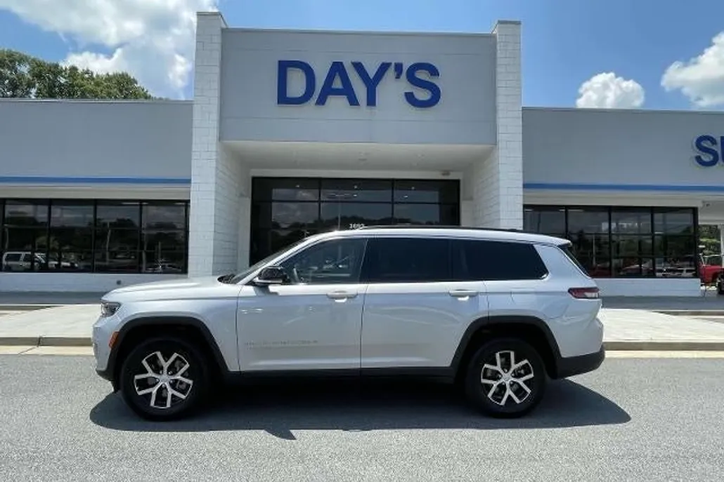 2024 Jeep Grand Cherokee Limited photo 1