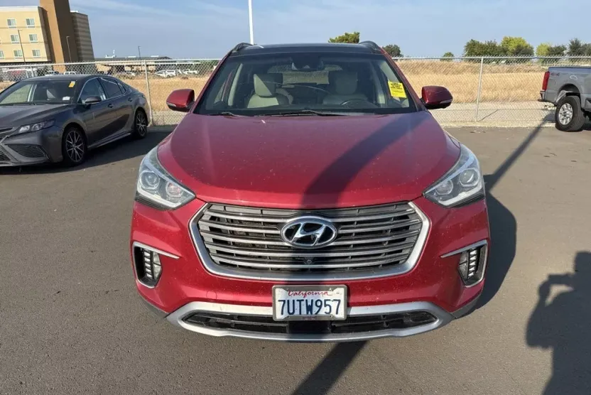 2017 Hyundai Santa Fe SE Ultimate photo 1