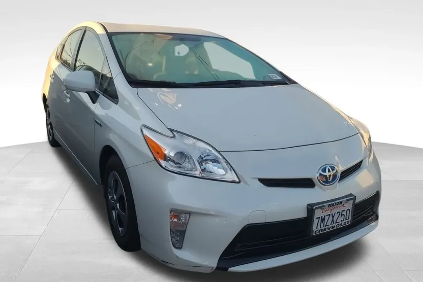 2015 Toyota Prius Two photo 1