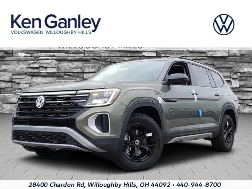 2025 Volkswagen Atlas Peak Edition photo 1