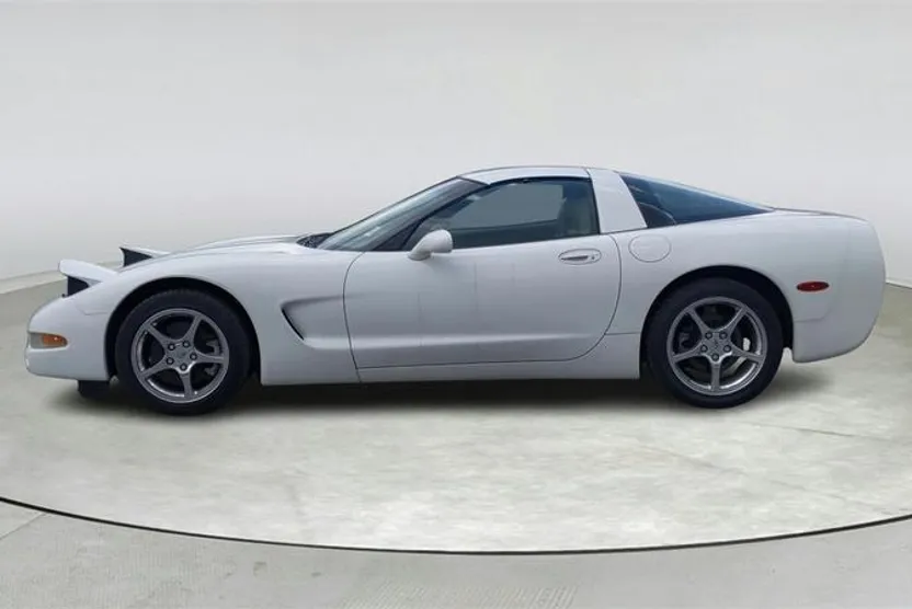 2002 Chevrolet Corvette Base photo 1