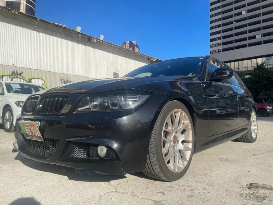 2010 Bmw 328i 3-series photo 1