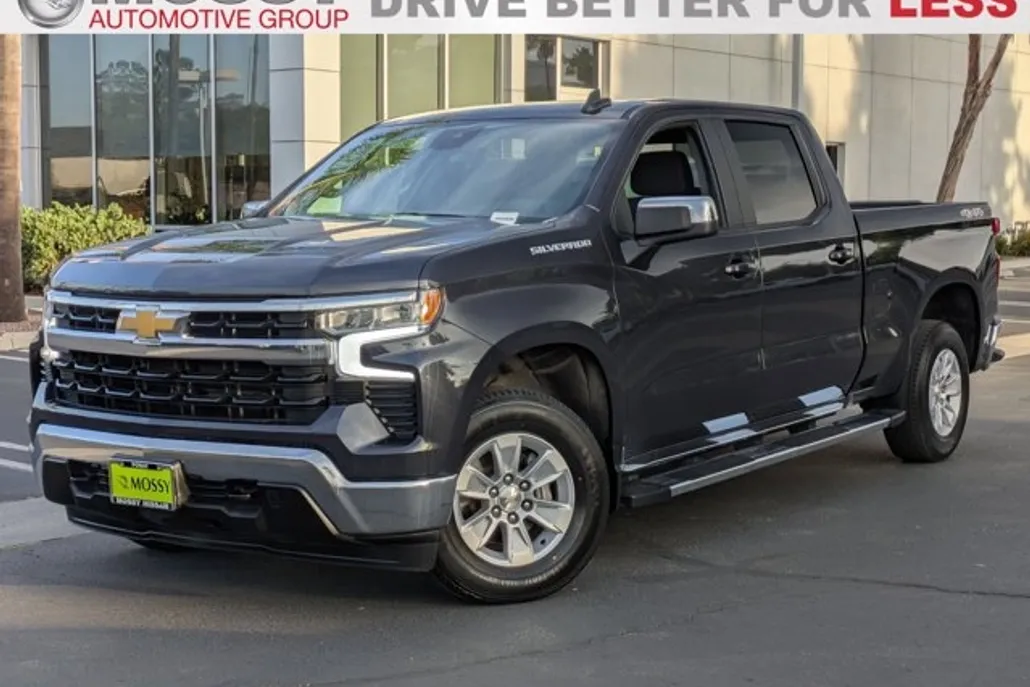 2024 Chevrolet Silverado 1500 LT photo 1