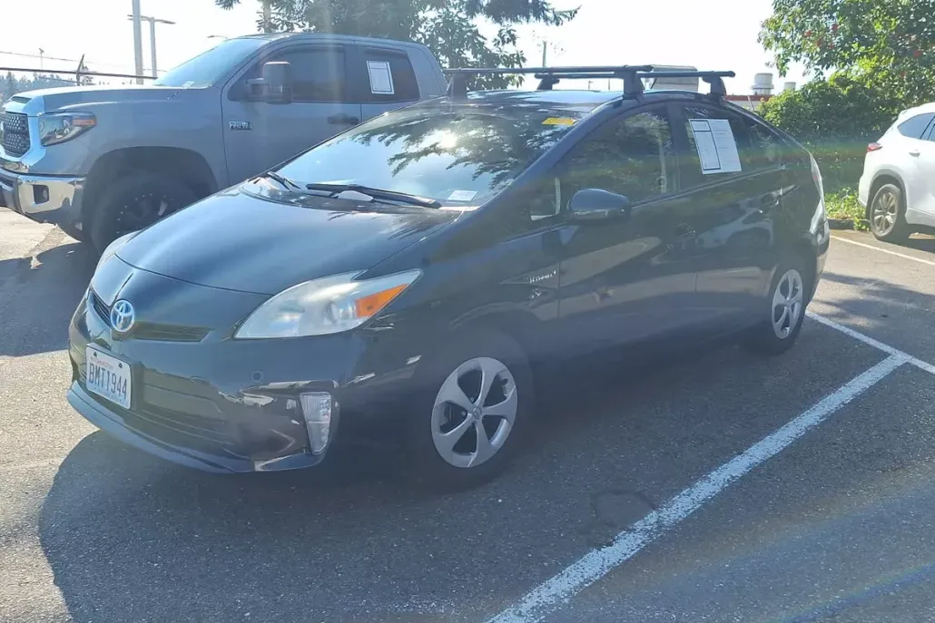2013 Toyota Prius Two photo 1