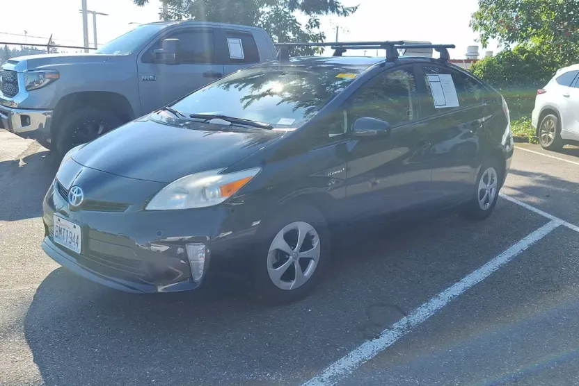 2013 Toyota Prius Two photo 1