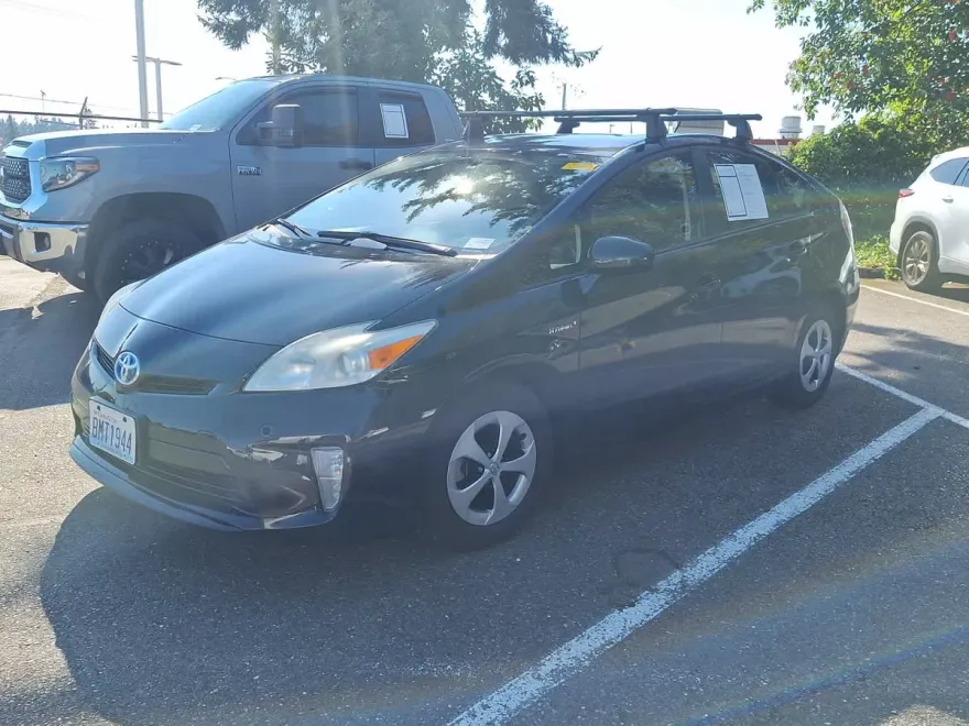 2013 Toyota Prius Two photo 1