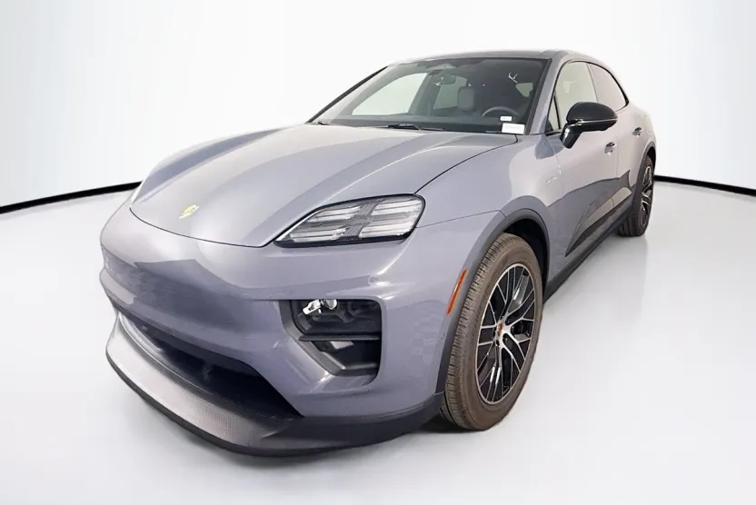 2025 Porsche Macan 4 Electric photo 1
