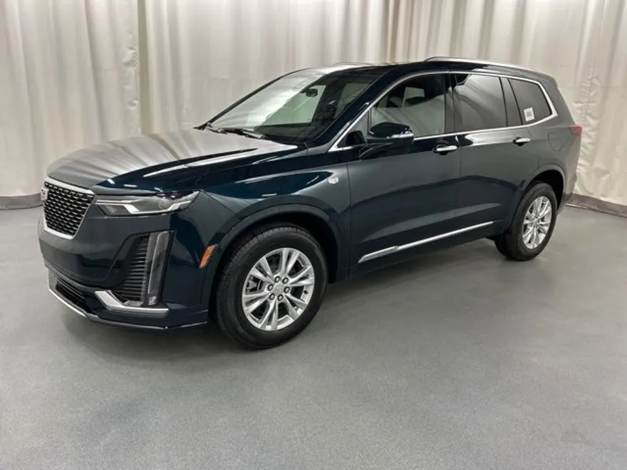 2025 Cadillac XT6 Luxury photo 1