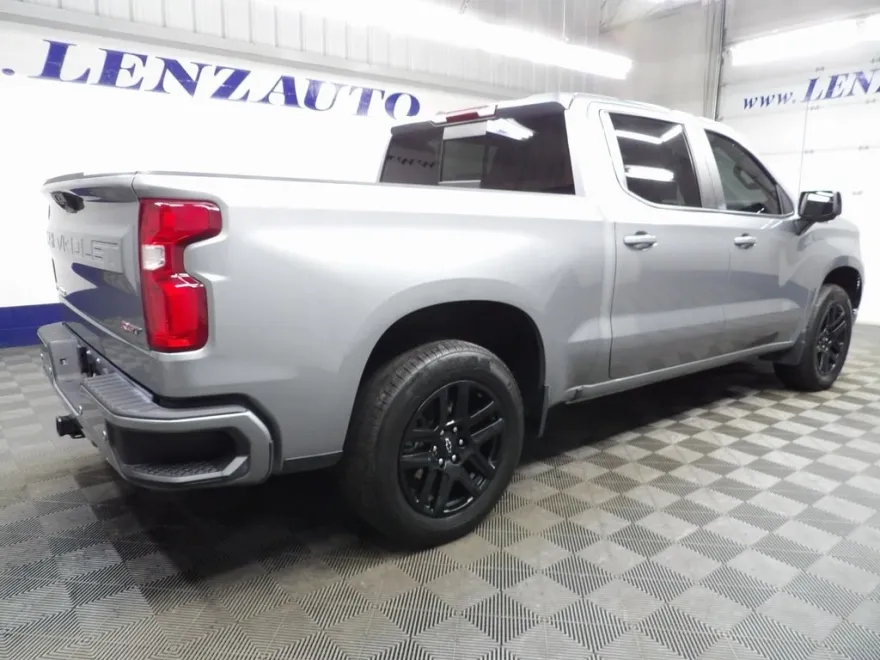 2024 Chevrolet Silverado 1500 RST photo 1