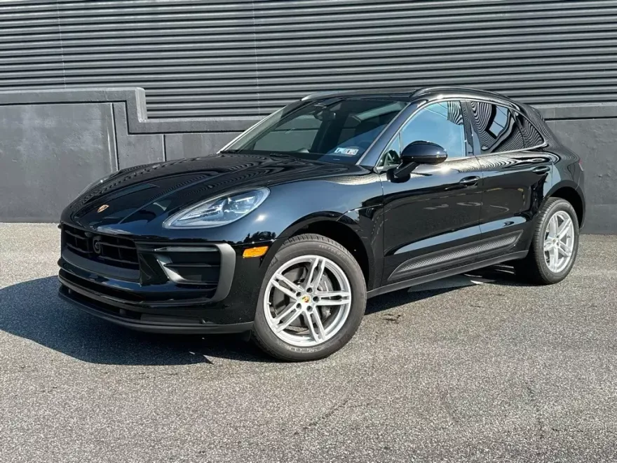 2025 Porsche Macan S photo 1