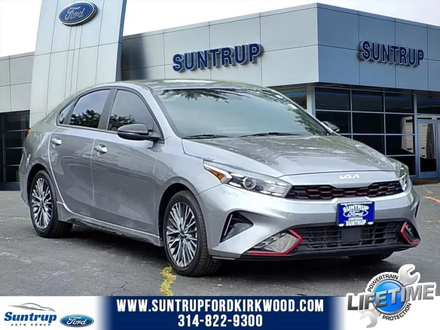 2023 Kia Forte GT-Line photo 1