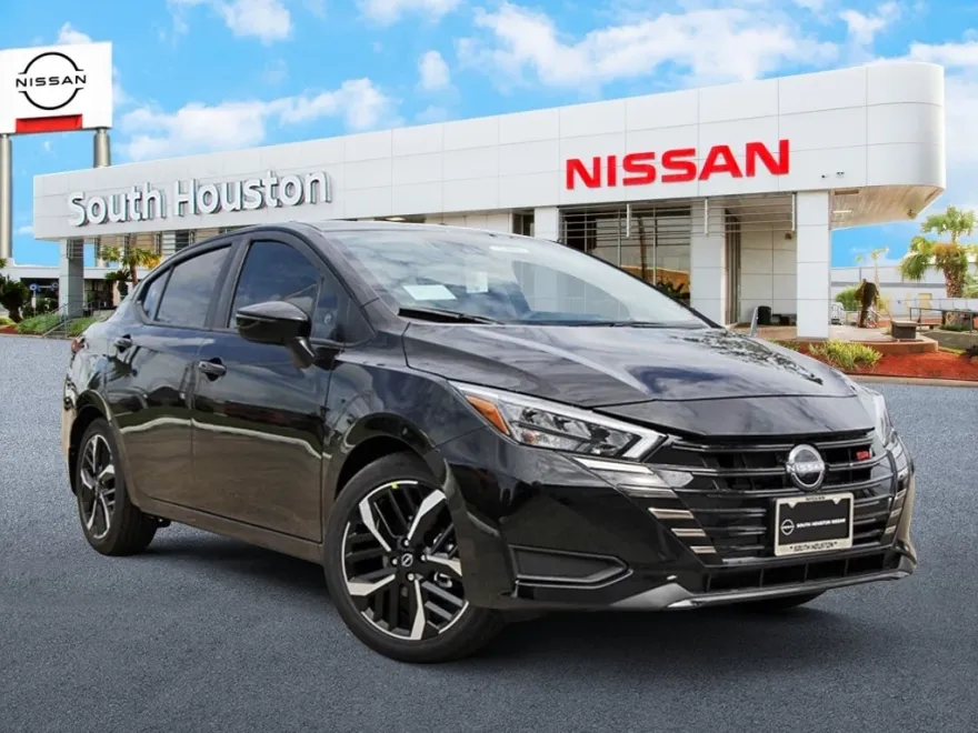 2025 Nissan Versa 1.6 SR photo 1