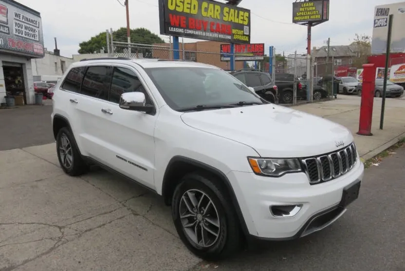 2017 Jeep Grand Cherokee Limited photo 1