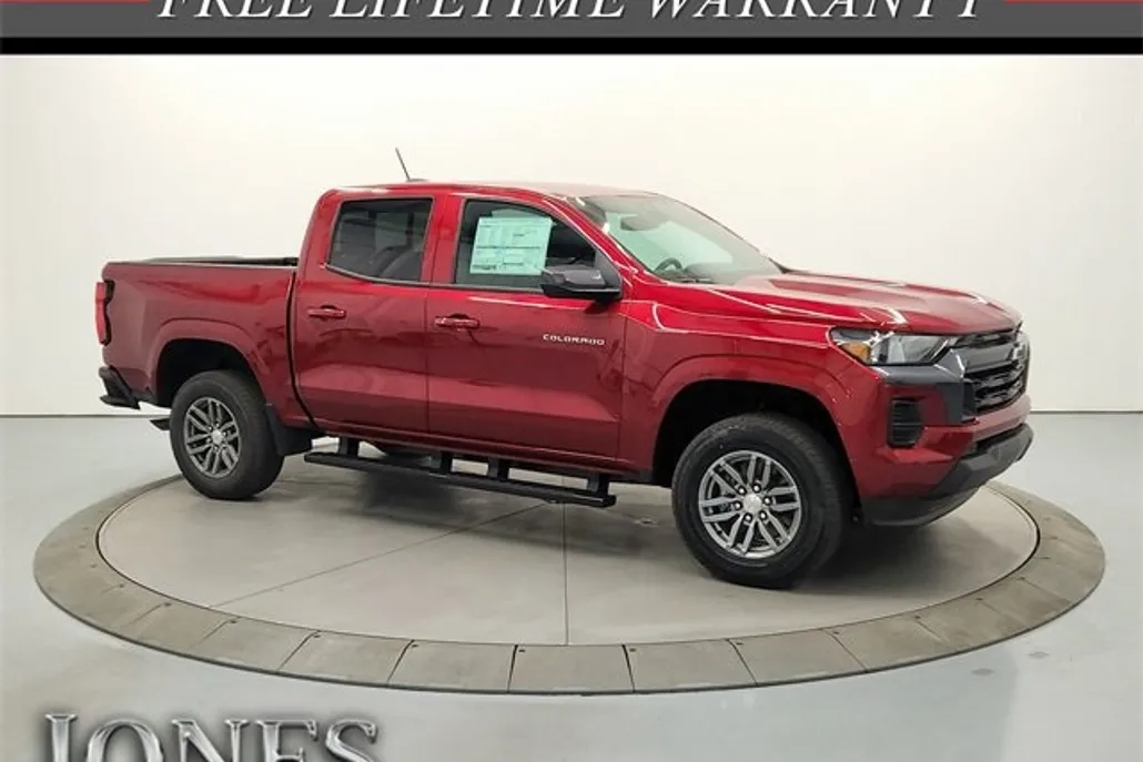 2026 Chevrolet Colorado LT photo 1
