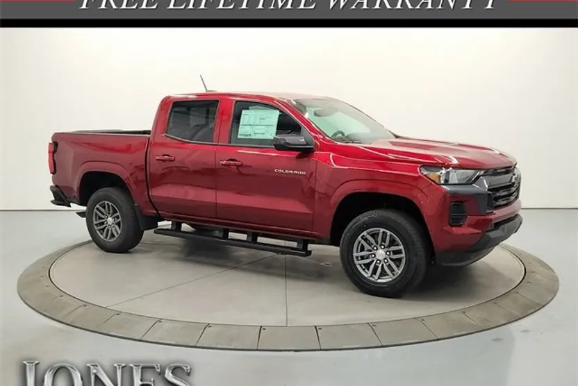 2026 Chevrolet Colorado LT photo 1