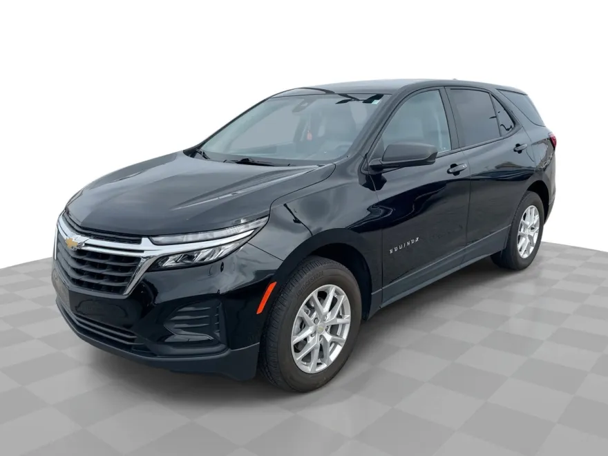 2022 Chevrolet Equinox LS photo 1