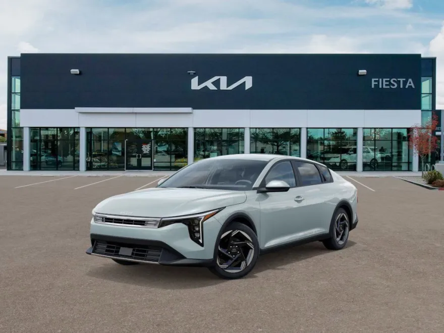 2025 Kia K4 EX photo 1
