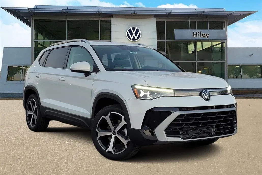 2025 Volkswagen Taos SEL photo 1
