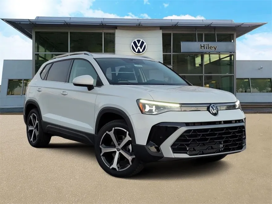 2025 Volkswagen Taos SEL photo 1