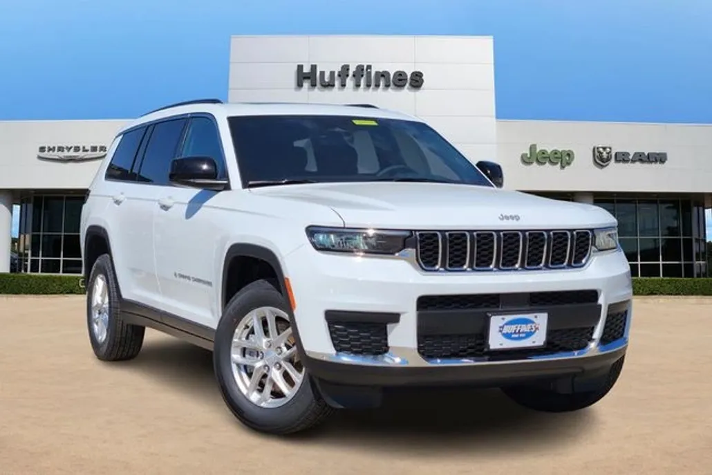 2025 Jeep Grand Cherokee Laredo photo 1