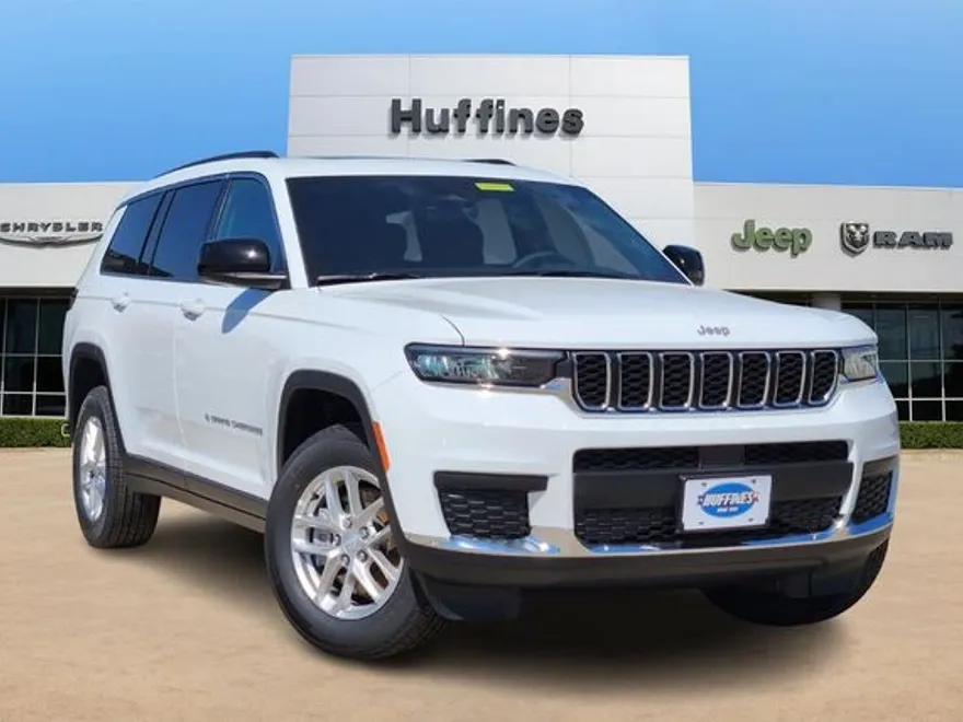2025 Jeep Grand Cherokee Laredo photo 1