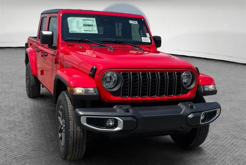 2025 Jeep Gladiator Sport S photo 1
