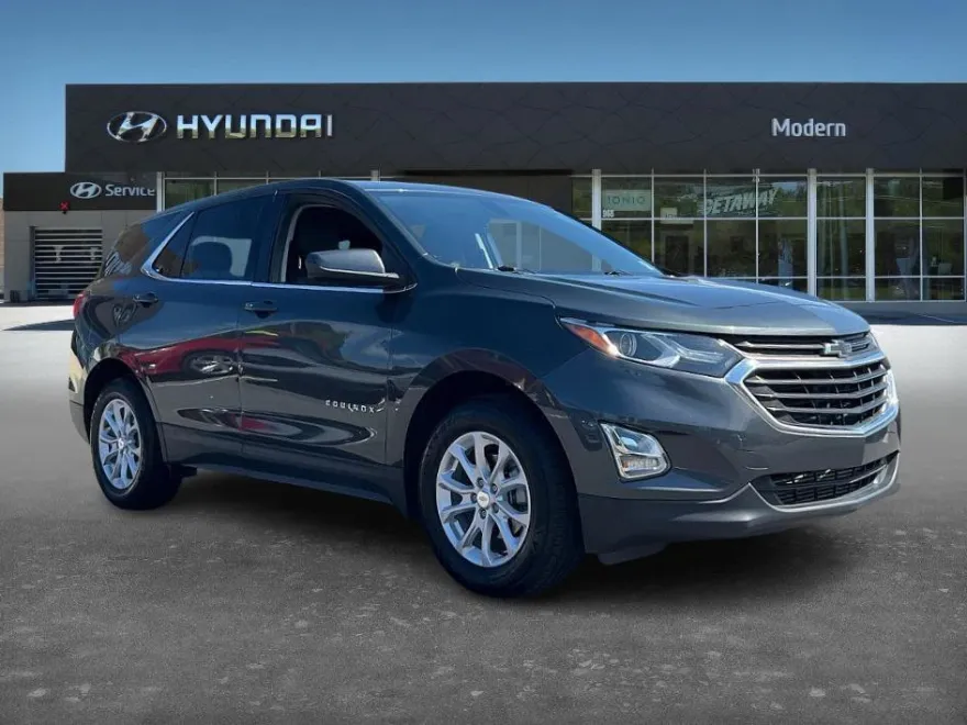 2019 Chevrolet Equinox LT photo 1